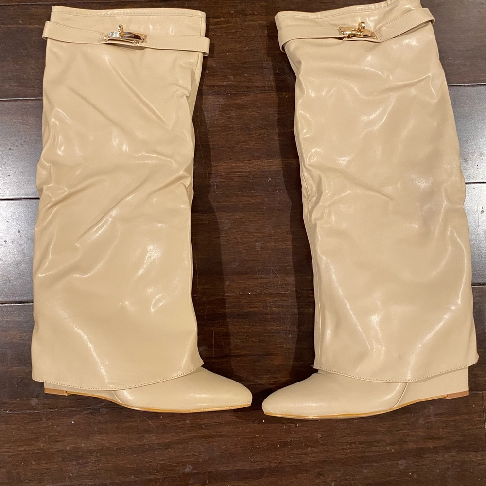 CAPE ROBBIN SHARK WEDGE BOOT HEELS
